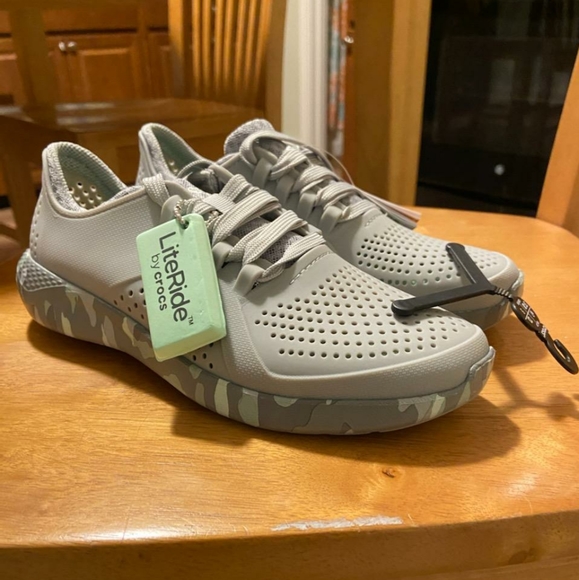 women's literide crocs camo